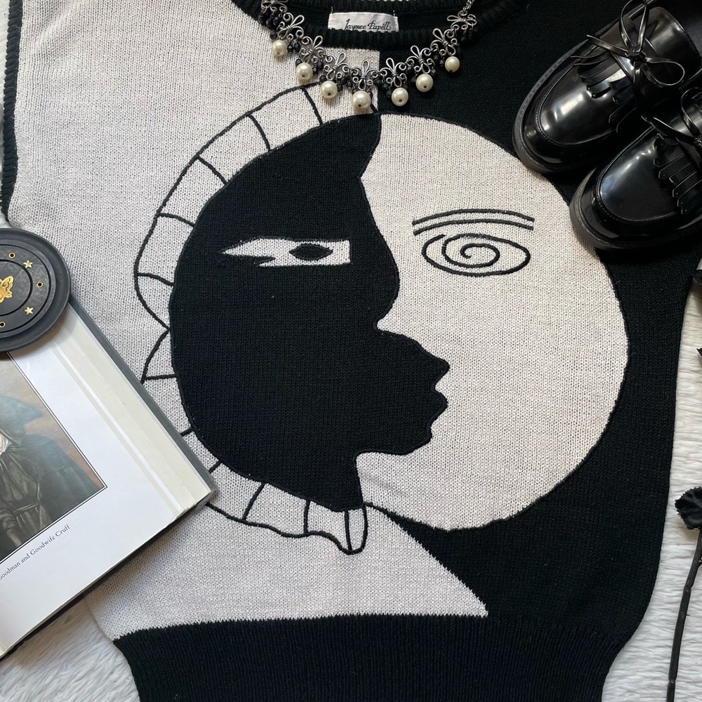 Vintage Jaymee Papell abstract two face moon acrylic black and white sweater top - Picture 13 of 14
